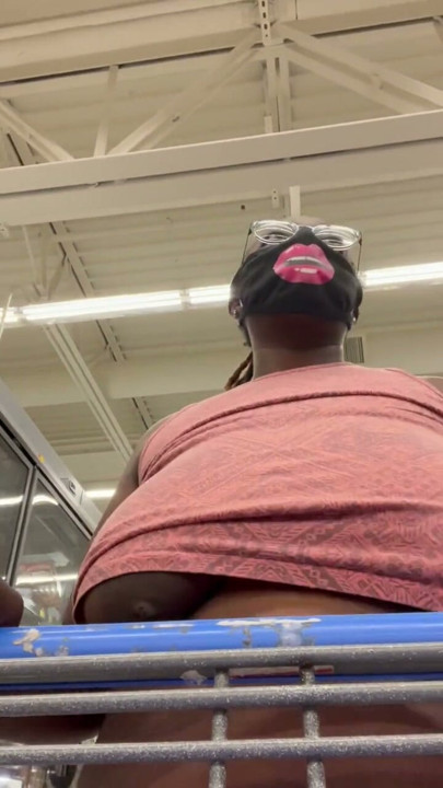 Nookiescookies flashing her nipples in Walmart | Clip 1