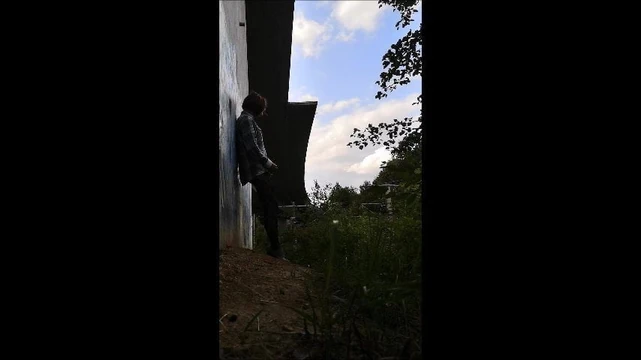 Train flashing with cumshot