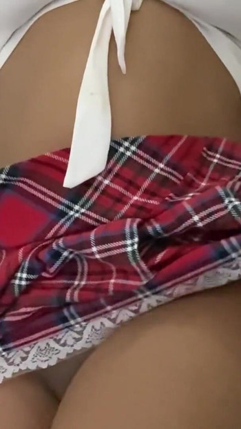 "Seksi liseli kız soyunuyor azdırma videosu"ndan mutlaka görülmeli an