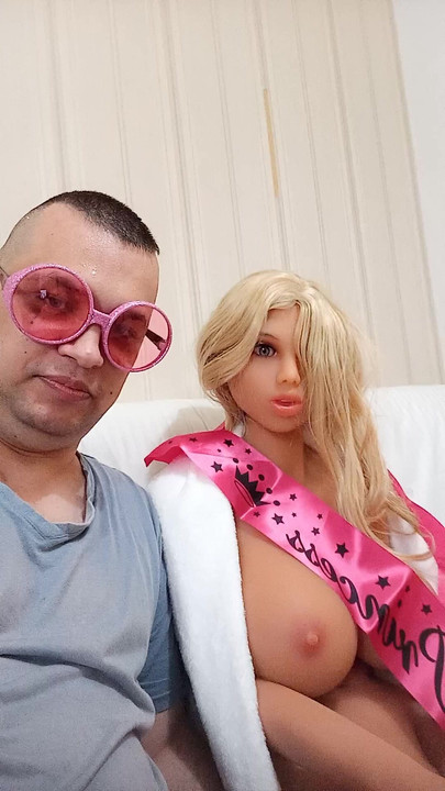 Izravan pristup putem videochata Umirovljenici 69 Lutka 167 cm
