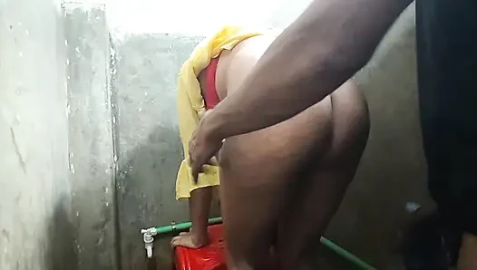 Gerçek evli çift buharlı banyo seansı ve romantik duş samimiyeti