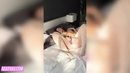 AGATHA VEGA KEPERGOK LAGI MUASIN MEMEKNYA PAKAI VIBRATOR