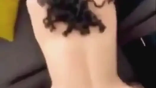 Sie hat mich überrascht. Sie kam wunderschön mit diesem Zopf im Haar an.