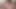 Versautes küken sitzt auf dem schwanz, um unterhalten zu werden
