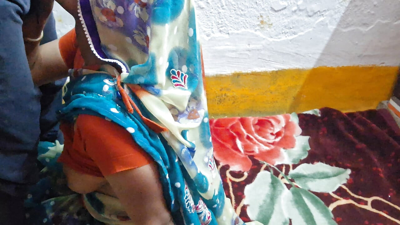 Femeie servitoare țâțoasă futută