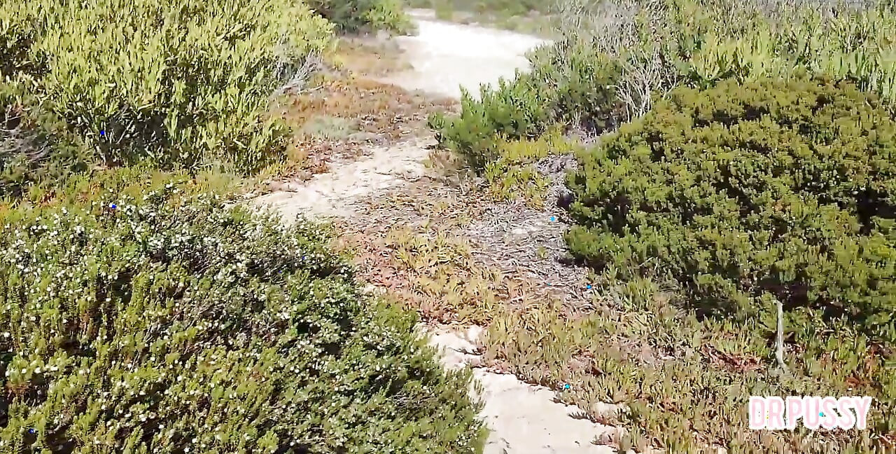 Pregnant Woman Is Abandoned by Her Husband and Masturbates a Stranger on the Beach Without Him Knowing Until She Gets All the Mi