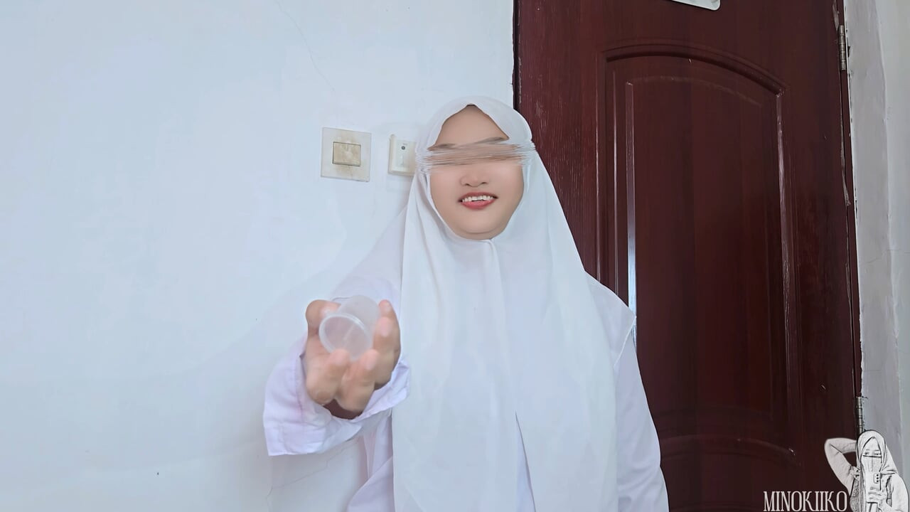 Adik tiri saya yang bertudung memerlukan air mani saya untuk kelas sains - awek sekolah muslim yang malu meminta abang tirinya untuk bantuan - Minokiiko