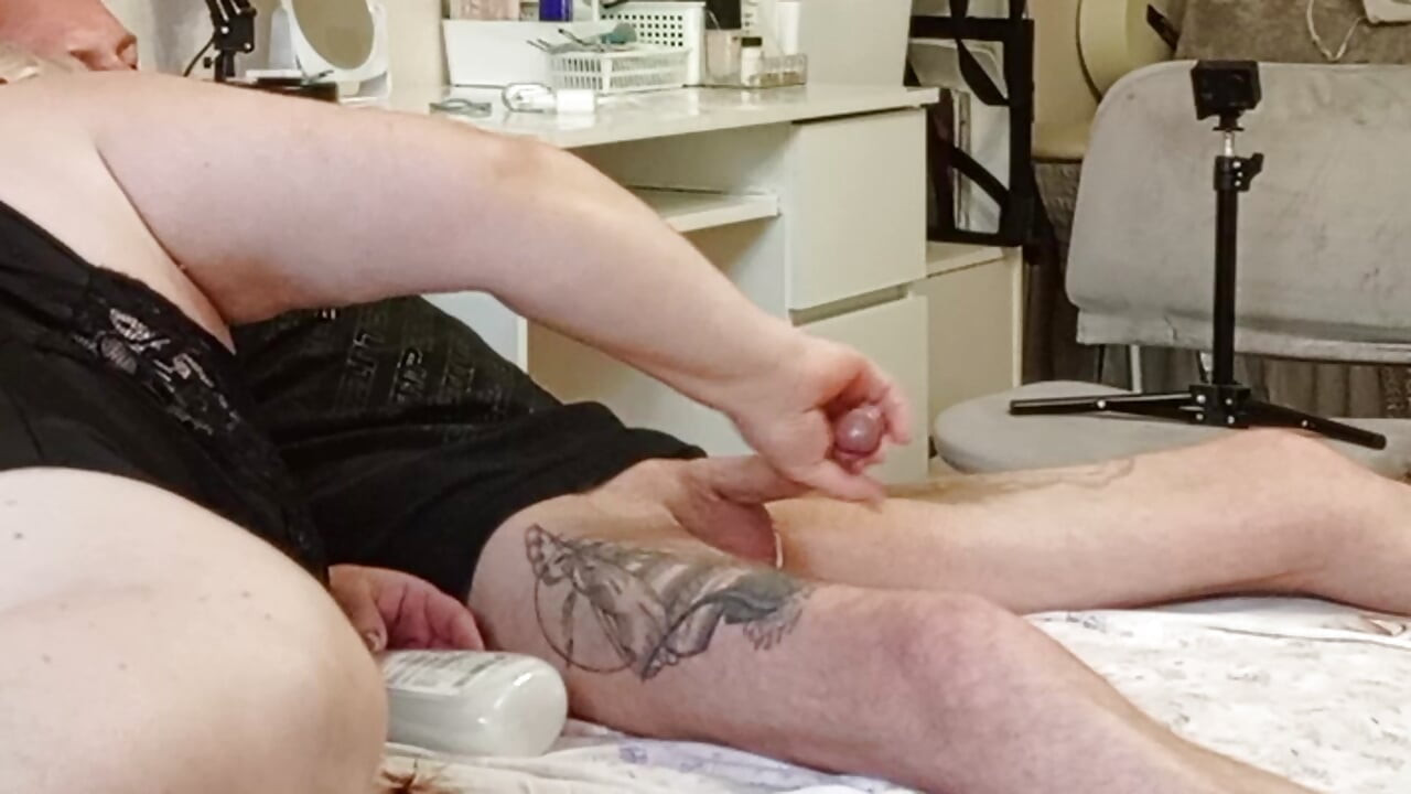 Stepmom hands off my hard cock before cumshot
