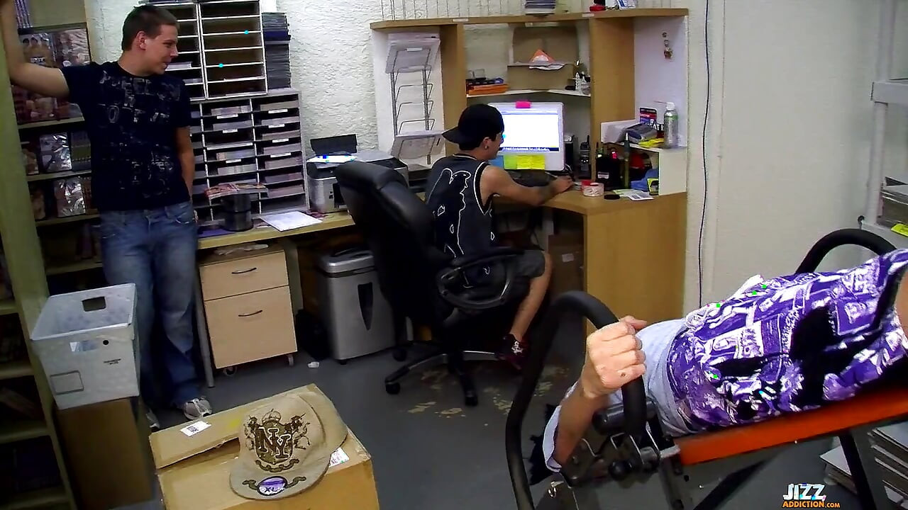 Buddies face fucking blinx