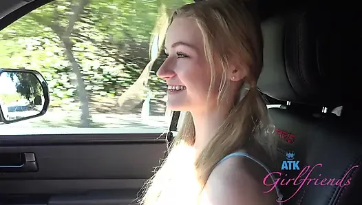 POV McKenzie Mae: Strand Date Öffentliche pinkeln, auto-muschi reiben und blowjob necken