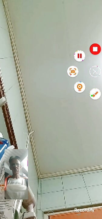 土曜の早朝、またビデオセックス通話をする。