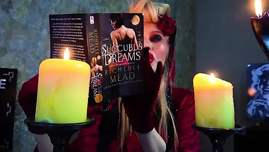 Öpüşmek için büyülendi