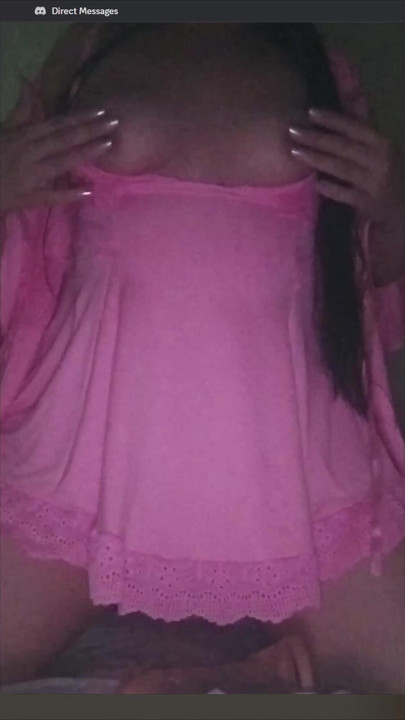Adult Discord cam session with a horny woman - she orgasms for me