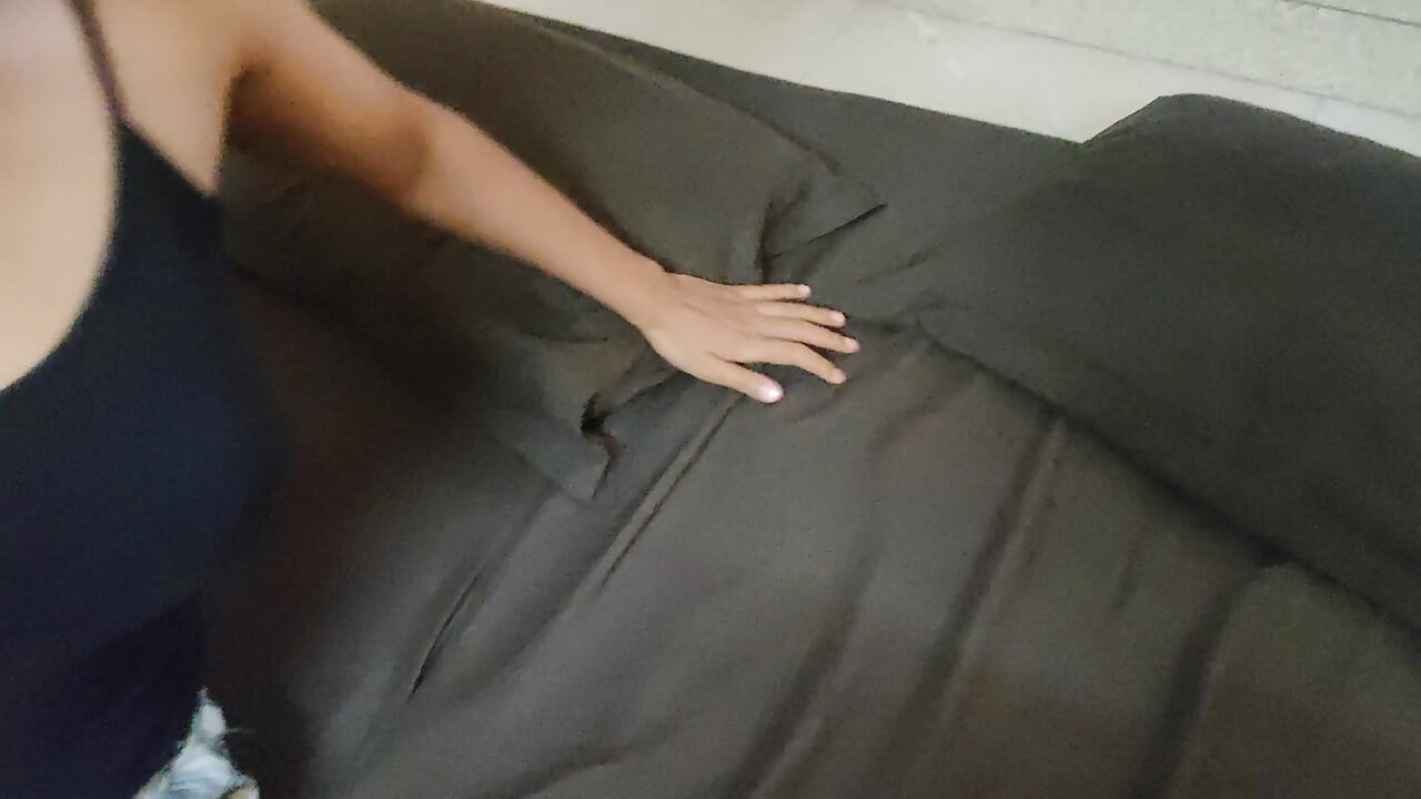 Ngentot memek adik tiri yang lagi sange ini dari belakang