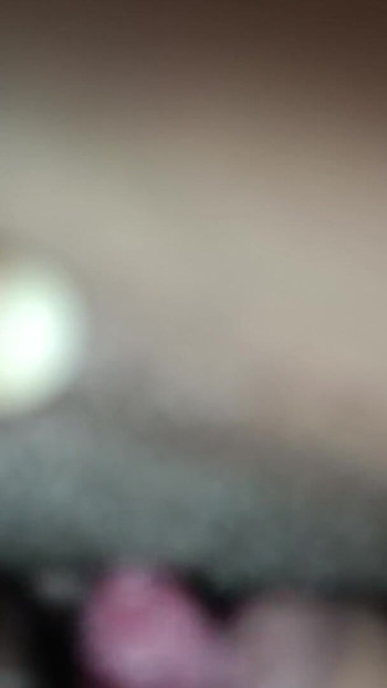 J’ai léché la chatte de ma nouvelle femme mariée quand personne n’était à la maison. Avec ses conversation sexy | Clip 1