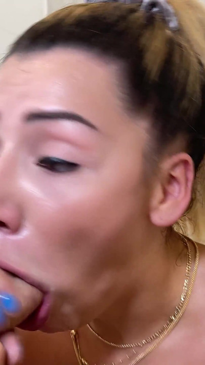 Latina valentine jewels mit dickem hintern dehnt sich für yoga und harten sex, von jmac aus
