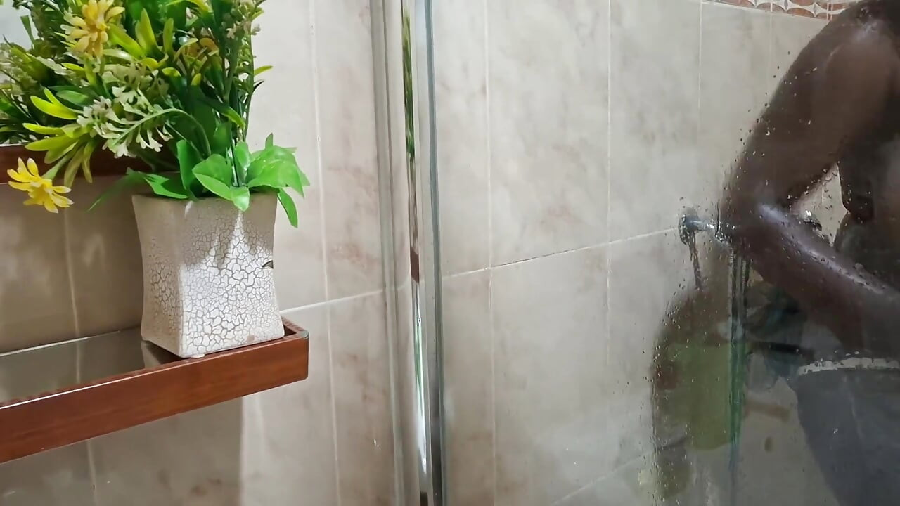 My Ex-girlfriend Is Waiting for Me to Shower so She Can Fuck Me Hard.