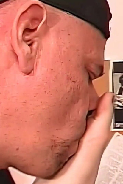 Moj očuh mi ne može odoljeti i žestoko me jebe 69