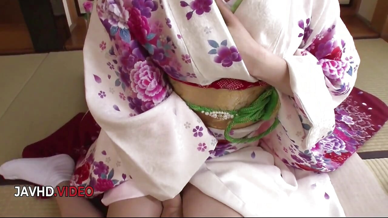 Steamy JAV Star Rei Mizuna Shows Off Her Unique Talents In Hot Amateur Showdown
