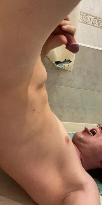 Self cum on face