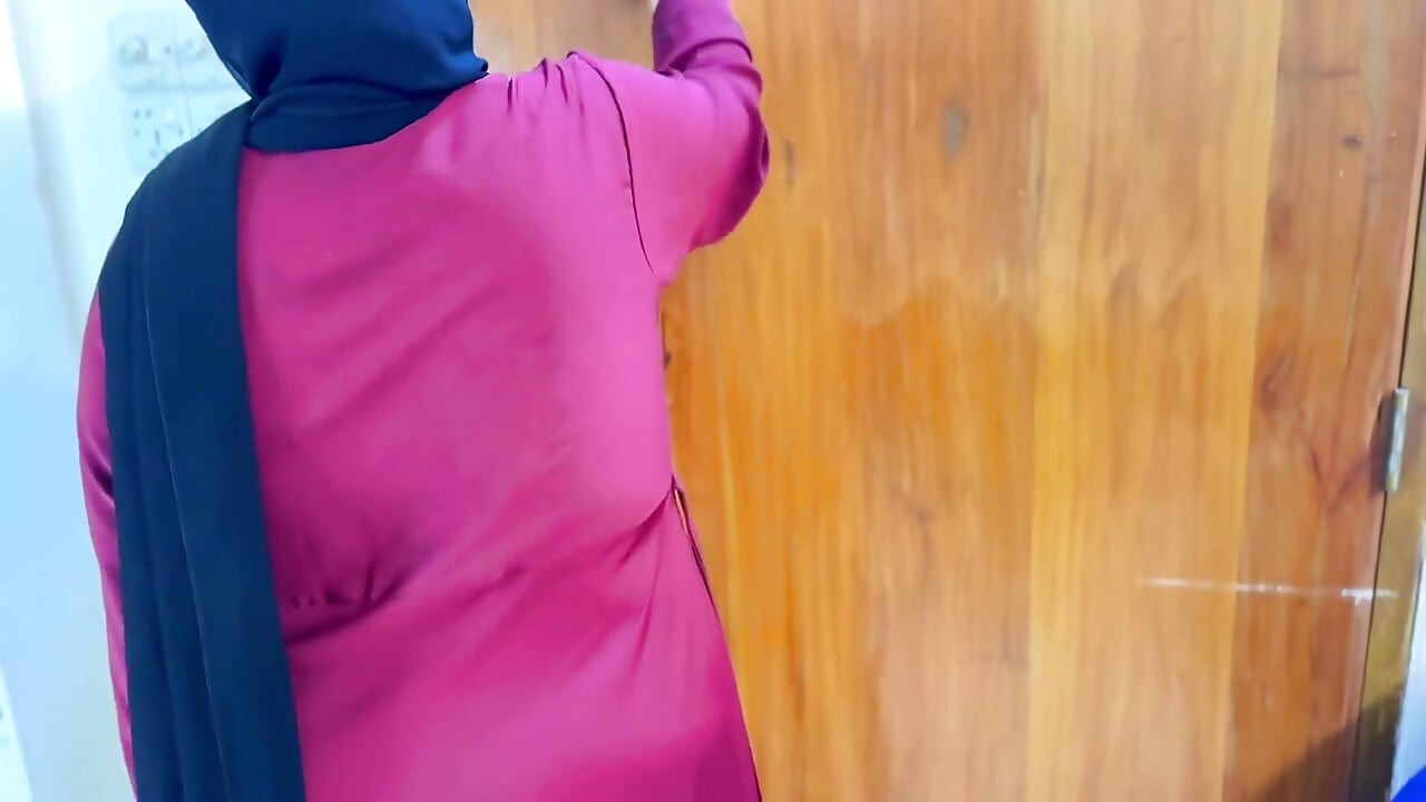 When stepfather is not at home then stepson fucks his stepmother badly
