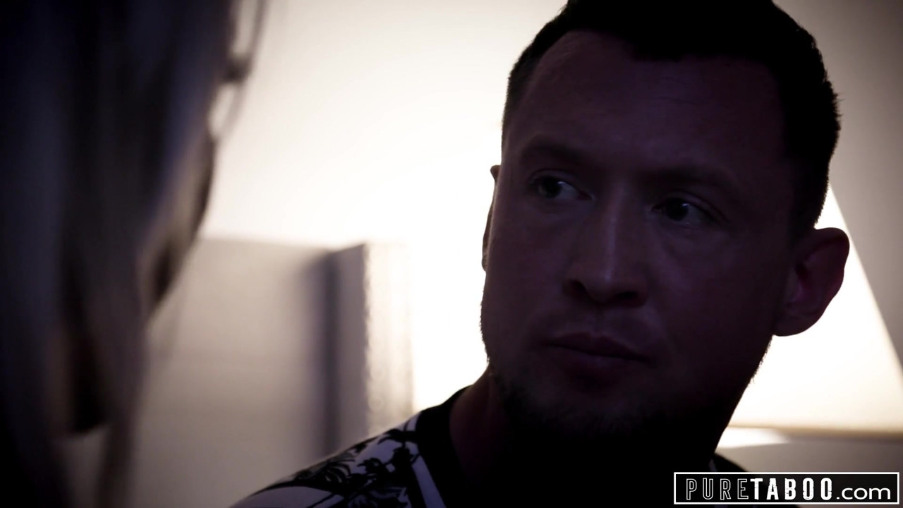 純粋なタブー、セクシートランスガールが悲しみの男をやる