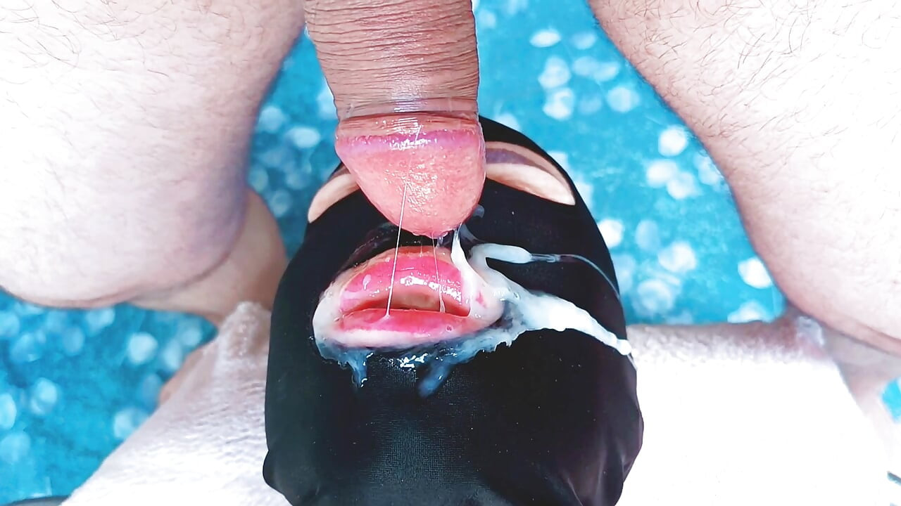 A quick blowjob with a lot of cum