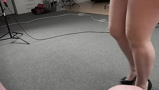 Sahte oyuncu seçmelerinde boş kaçık Katja