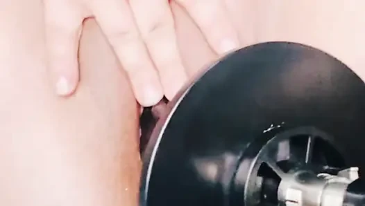 Zweiter squirt-tonite mit sexmaschine. Gefällt dieses video, wenn du mich zum squirten bringen würdest