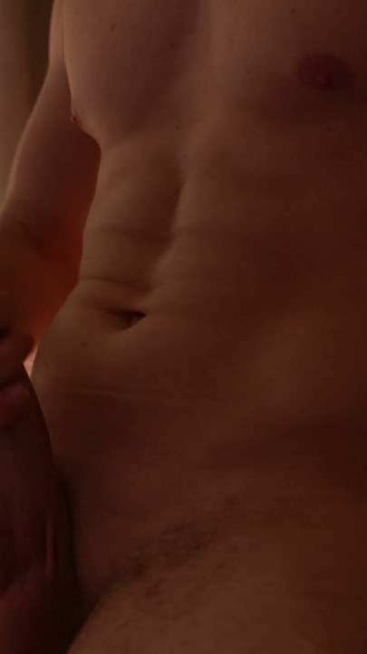 Strong hunk flexing and wanking his big cock and cums | Clip 1
