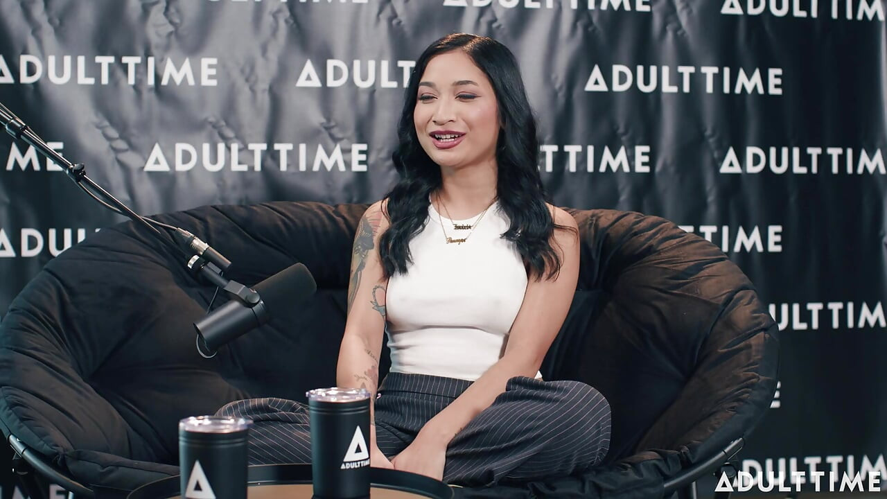 Avery Black Dry Humping, True Crime, & Directing VR Corn | the Adult Time Podcast