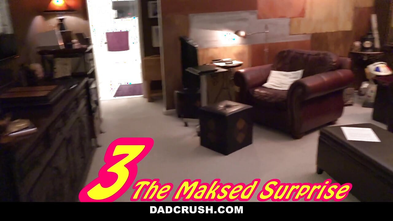 Slutty stepdaughter Jeleana Marie sucks Stepdaddy every time stepmom is away