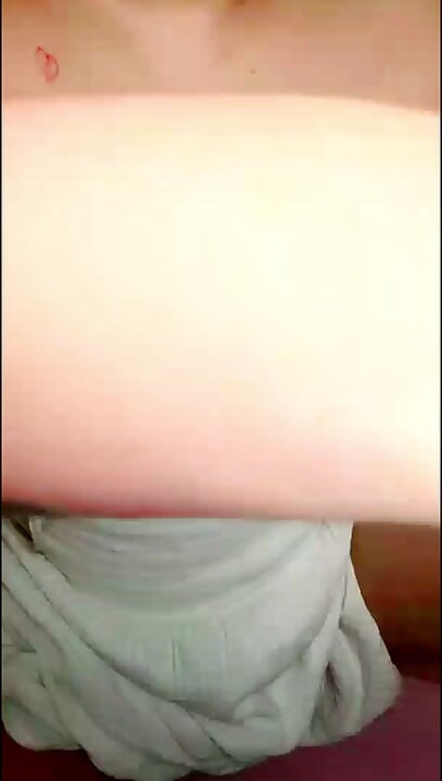 Big boobs lady fingering herself Philippines
