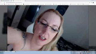 Hete blonde tattoo milf toont baarmoederhals met speculum 19.06.2020