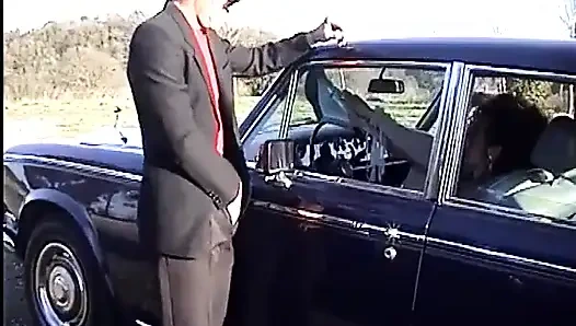 Jessica Rizzo in ich schlucke für die dame in rools, szene 01