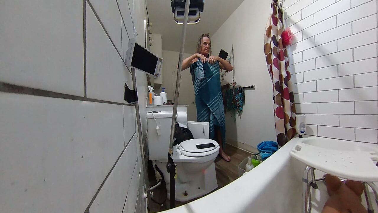 Lizzyyum junho 2926 banho masturbação # 3
