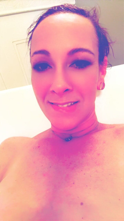 Show ao vivo na webcam no xhamster ao vivo e stripchat Shelby sempre dá uma ótima performance com seu eu multi-orgásmico com tesão