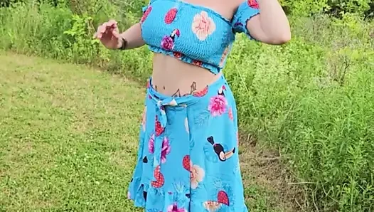Real TOPLESS MOMMY Outside Mature MILF BIG TIT in the Sunshine