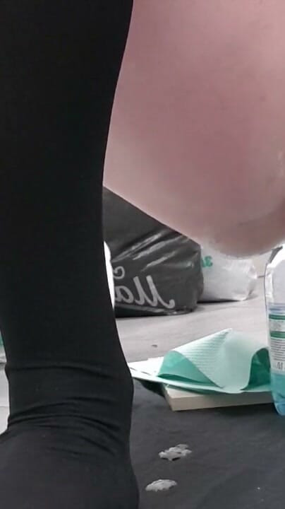 big bottle pussy stretching | Clip 1