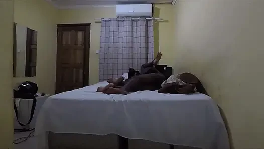 ПАРА ЗАНИМАЕТСЯ ГОРЯЧИМ СЕКСОМ В ЛЮБИТЕЛЬСКОМ ВИДЕО