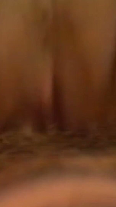 Azgın Alman orta yaşlı seksi kadın amını sikiyor ve boşalıyor | Klip 2