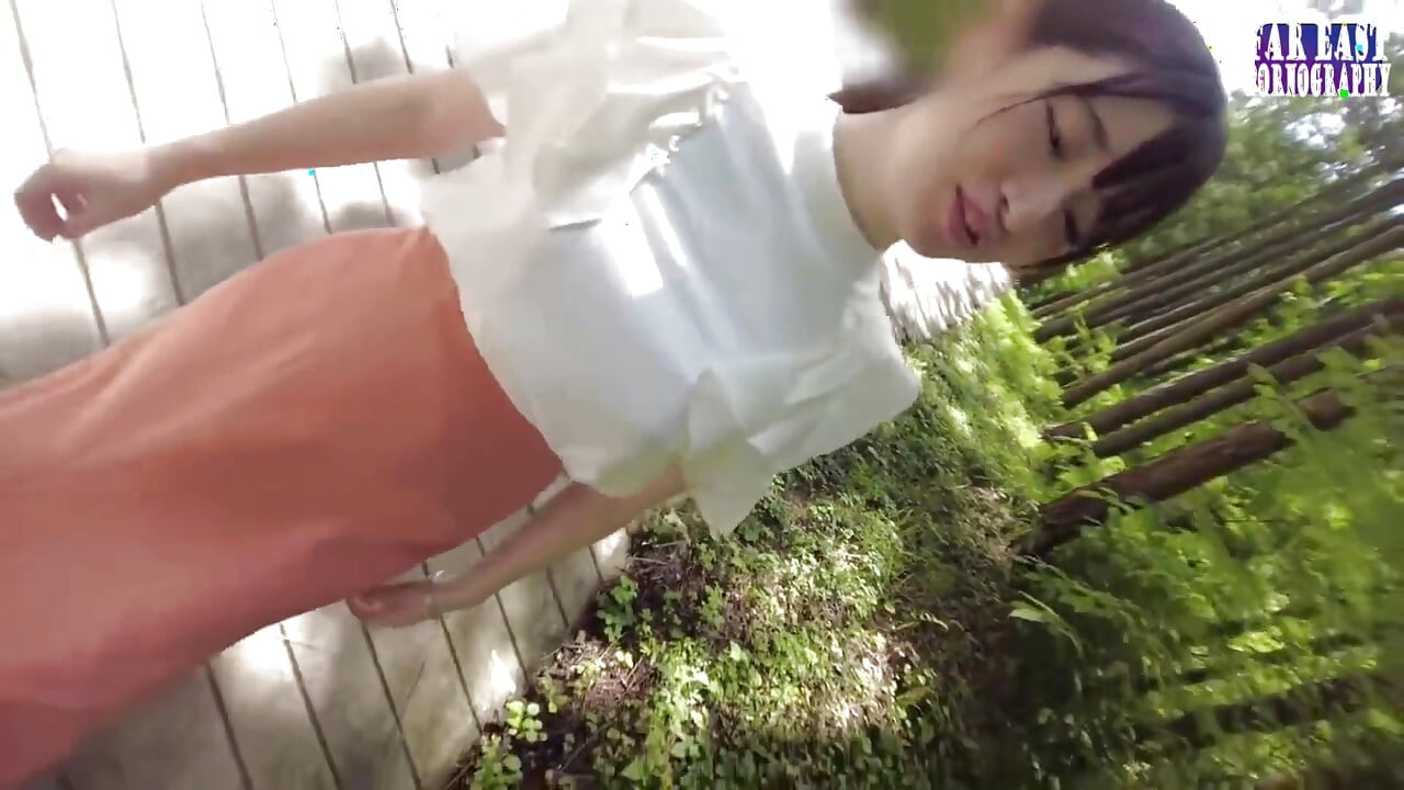 Gila nishan ghoomna ke roop men vah ek shararti jhilmilati nishan chhor deta hai jahan bhi vah khud ko 1 aadha nnge