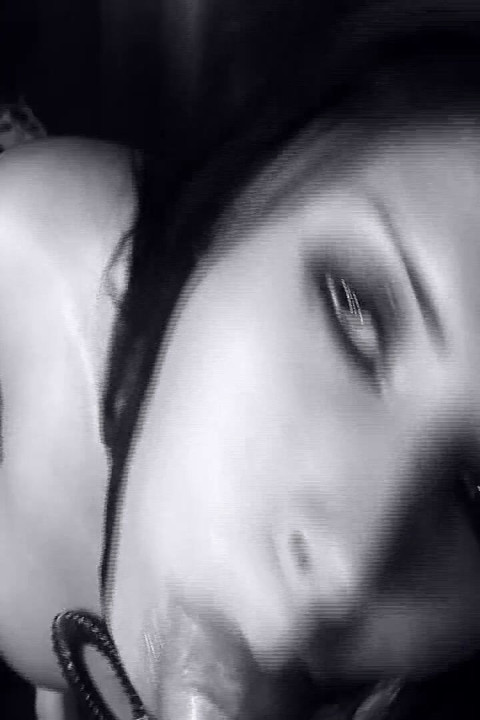 İri göğüslü büyük memeli Babes_scene_2_blonde üçlü grup sekste çifte sikiliyor