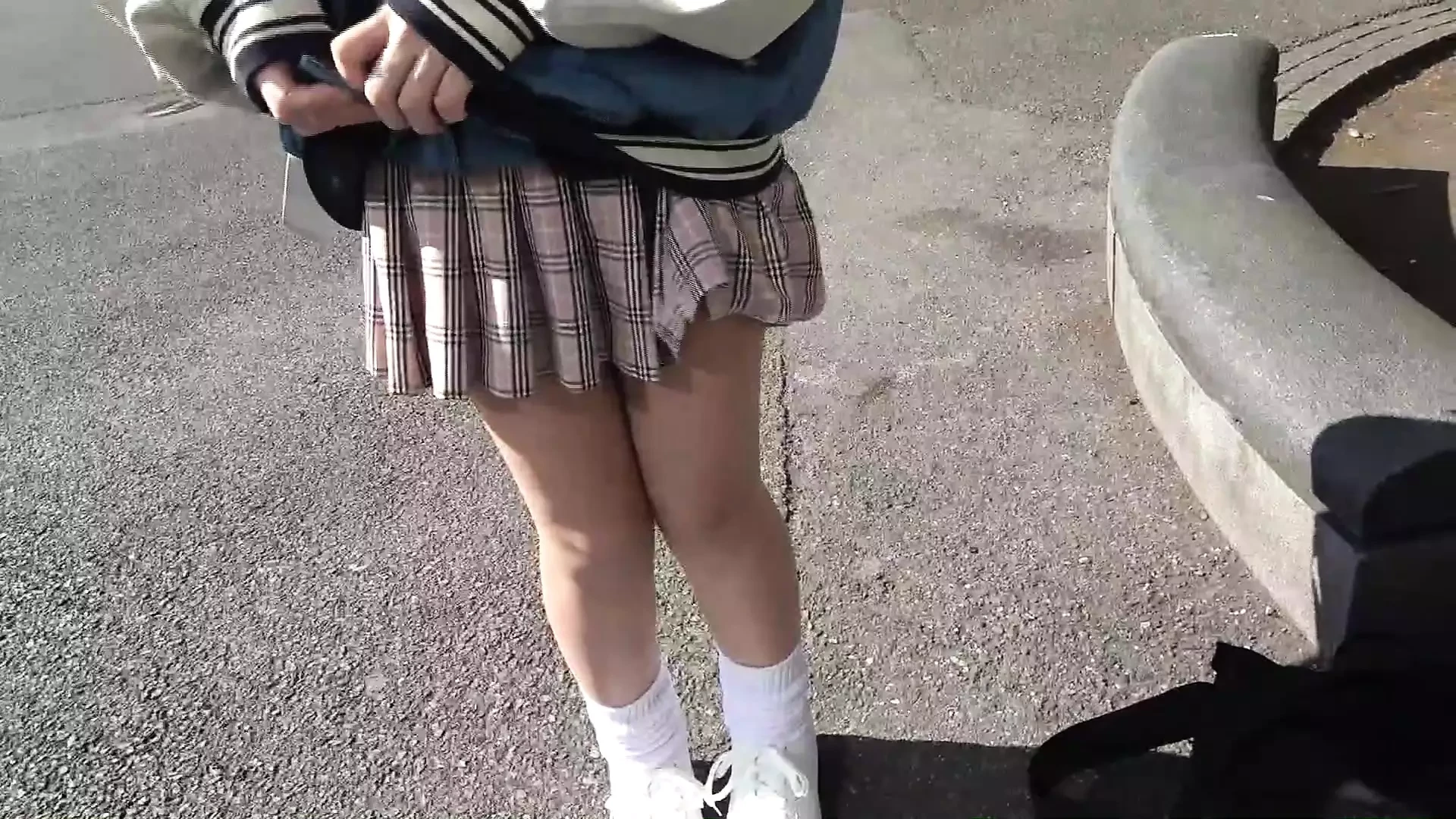 Riku - estilo bareback: chica cachonda a la que le gusta correrse y en su parte 1