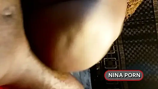 Пухлая девушка открыла свою киску для хорошего траха