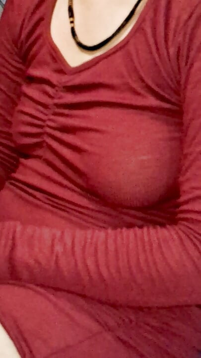 Bog boobs show in red saree Hot indian stepsister Sunni bhabhi