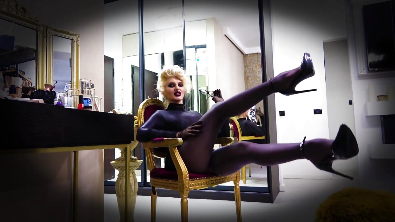 Are You Cured? ( Pantyhose Addiction)