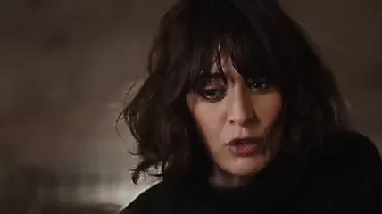 Her Sperm sample – Ill Behaviour S1E2 – Lizzy Caplan
