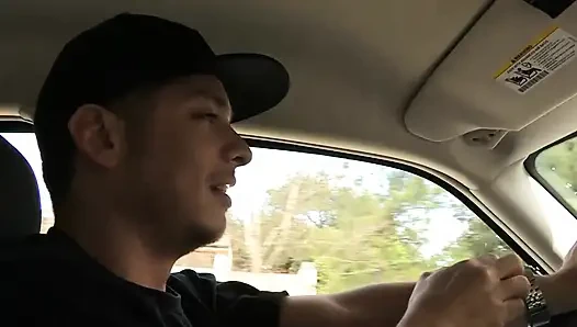 Pelacur muda yang lucu disetubuhi oleh kontol yang terlalu besar