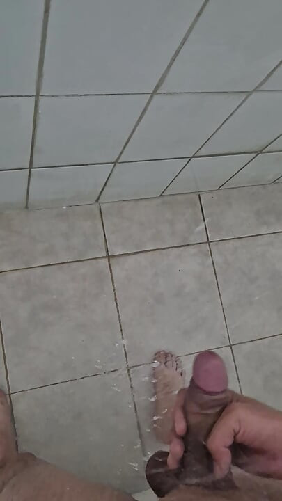 Под душа.